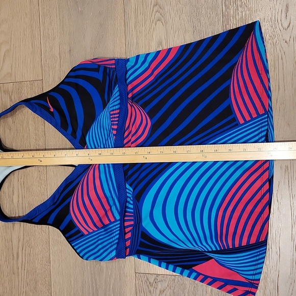 NIKE racer back swim shirt - Picture 6 of 6